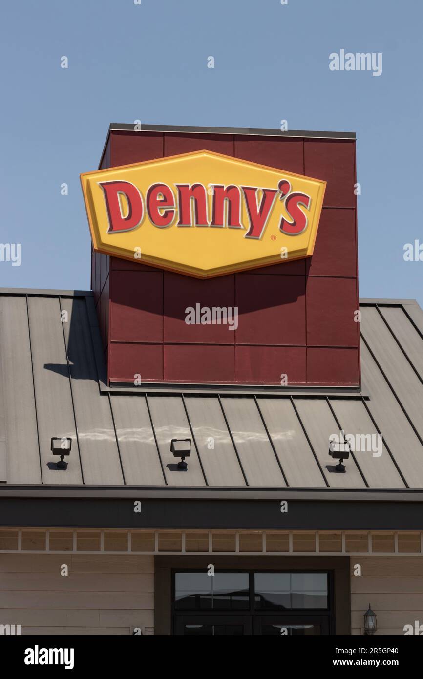 Downtown Sacramento diner restaurant Jim-Denny's reopening