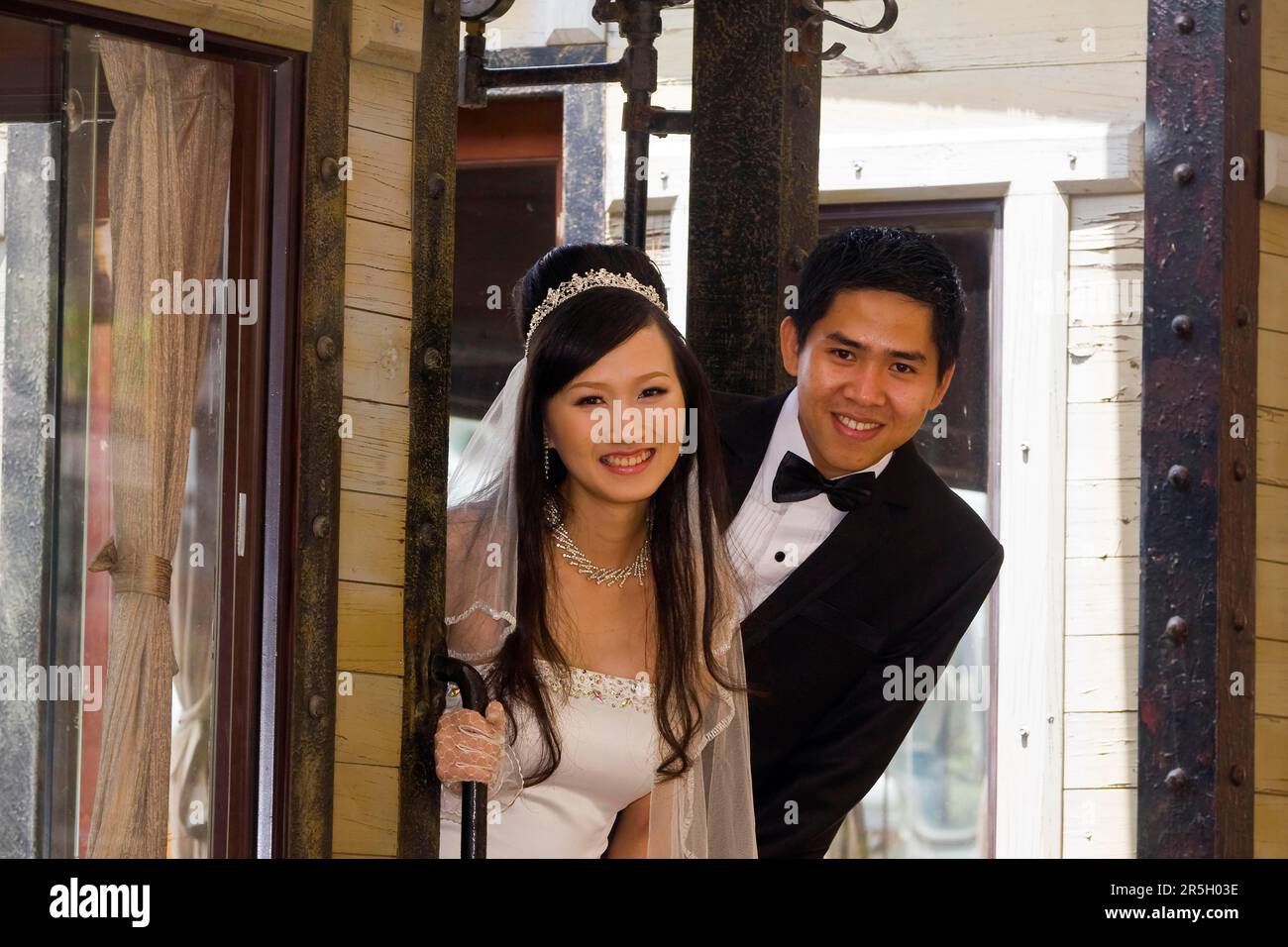 Vietnamese bride and groom, Dalat, Vietnam Stock Photo