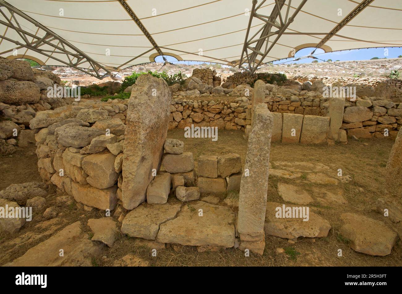 Mnajdra hi-res stock photography and images - Alamy