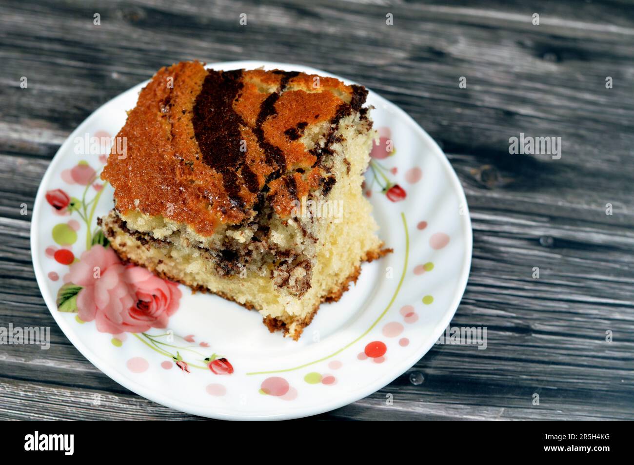 Tiger marbled sponge cake, components of flour, butter, oil, vanilla