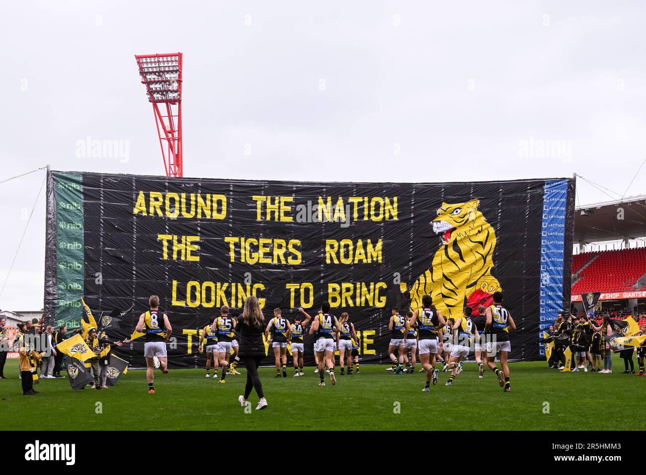 AFL 2023 Round 12 - GIANTS v Richmond