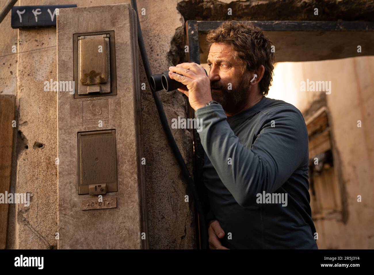 GERARD BUTLER in KANDAHAR (2023), directed by RIC ROMAN WAUGH. Credit