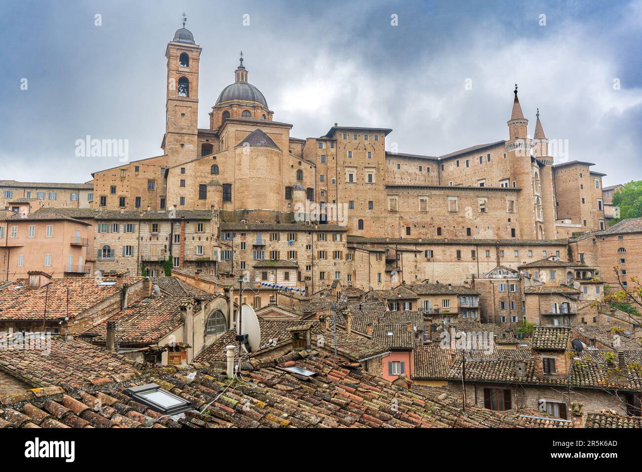 Urbino town panorama hi-res stock photography and images - Alamy