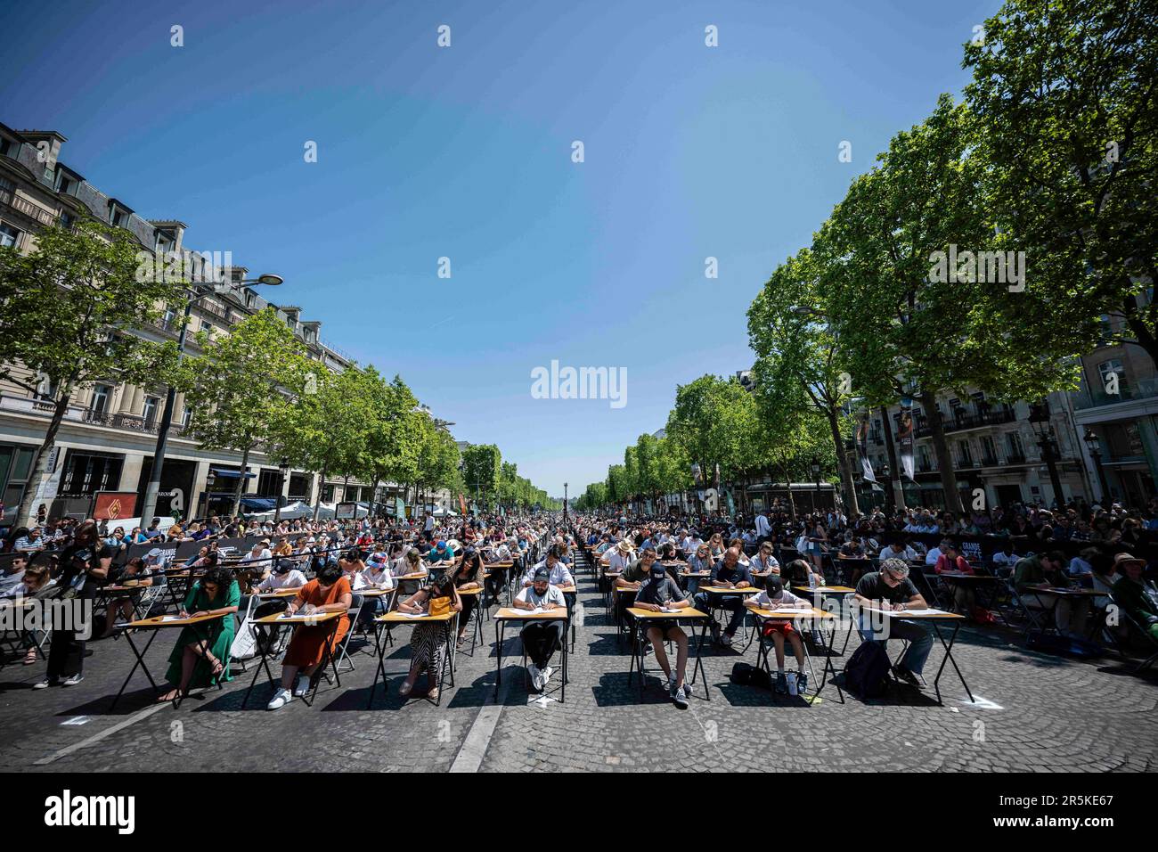 Event organizers hi-res stock photography and images - Page 13 - Alamy