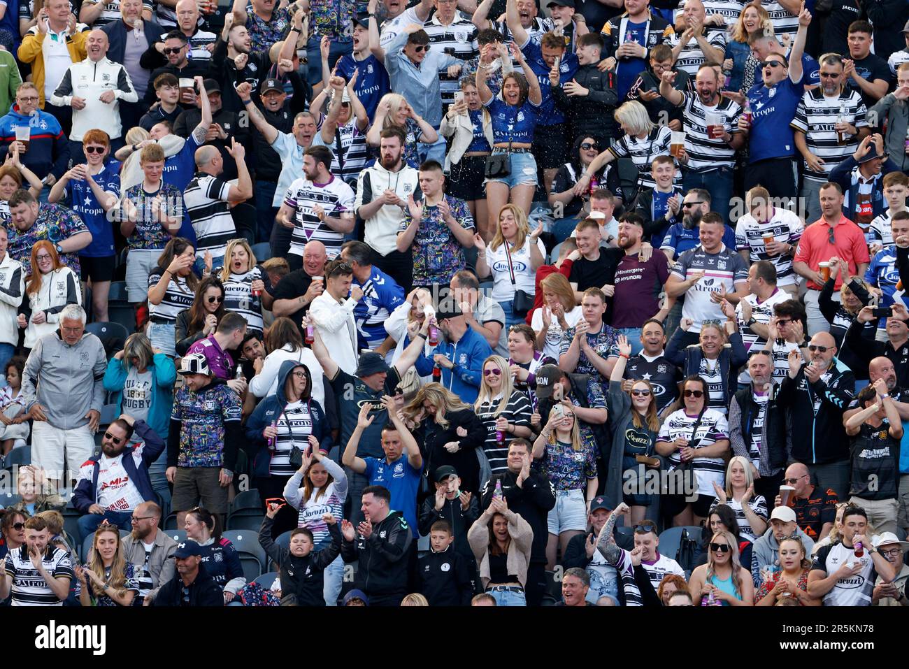 Hull FC fans celebrate a try during the Betfred Super League match at St. James' Park, Newcastle upon Tyne. Picture date: Sunday June 4, 2023. Stock Photo