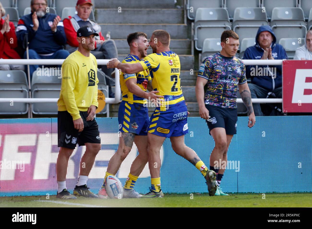 Warrington Wolves’ George Williams celebrates after scoring a try during the Betfred Super League match at St. James' Park, Newcastle upon Tyne. Picture date: Sunday June 4, 2023. Stock Photo