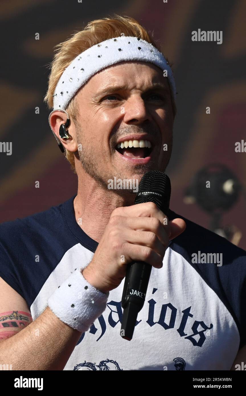 london-uk-4th-june-2023-jake-shears-performs-at-mighty-hoopla-2023