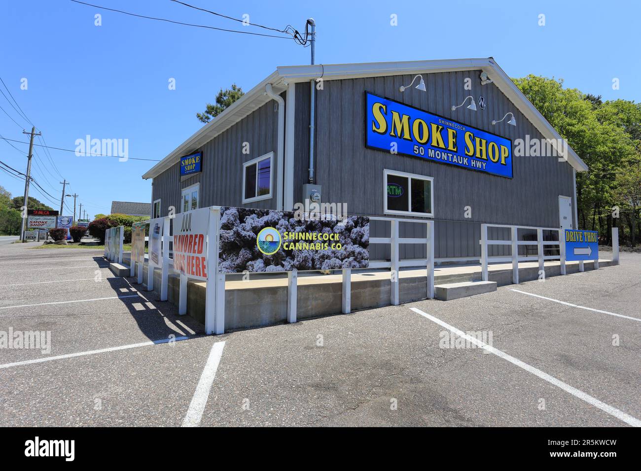 Native American smoke shop Long Island New York Stock Photo Alamy