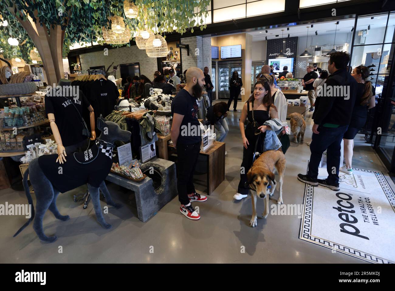 IMAGE DISTRIBUTED FOR PETCO Pets and pet parents celebrate the grand opening of Petco's new