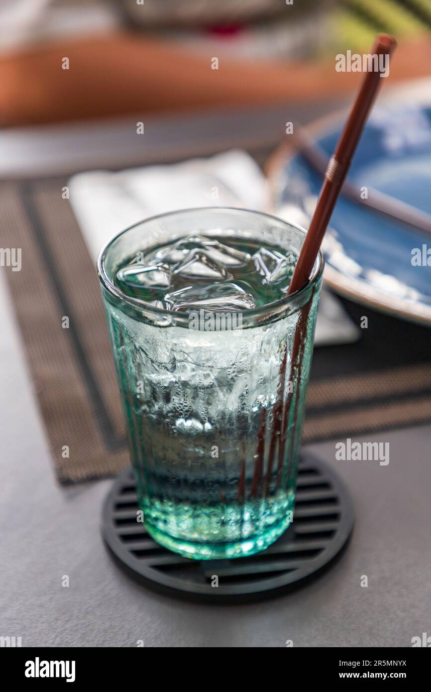 Full wave plate hi-res stock photography and images - Alamy