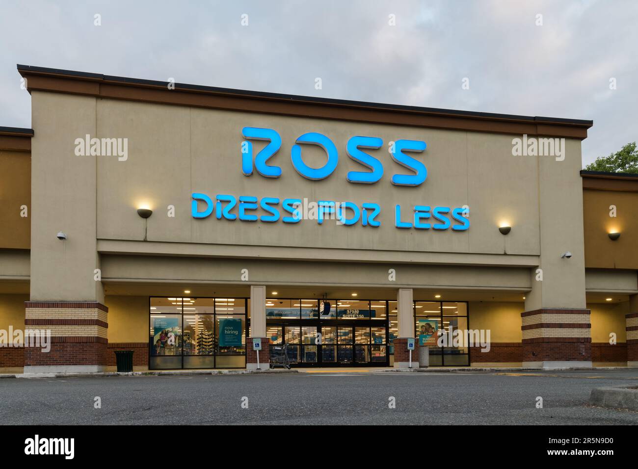 Ross store hi-res stock photography and images - Alamy