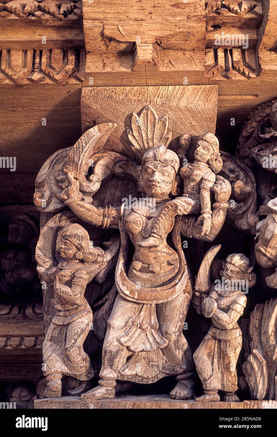 Bommi, 17th century wooden carvings in MeenakshiSundareswarar temple