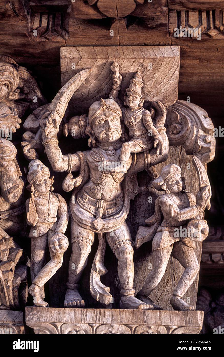 Madurai Veeran, 17th century wooden carvings in Meenakshi ...