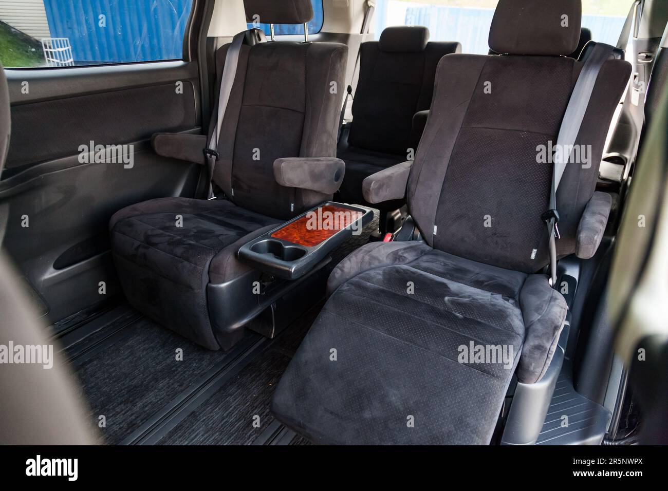 Minivan with hotsell captain seats