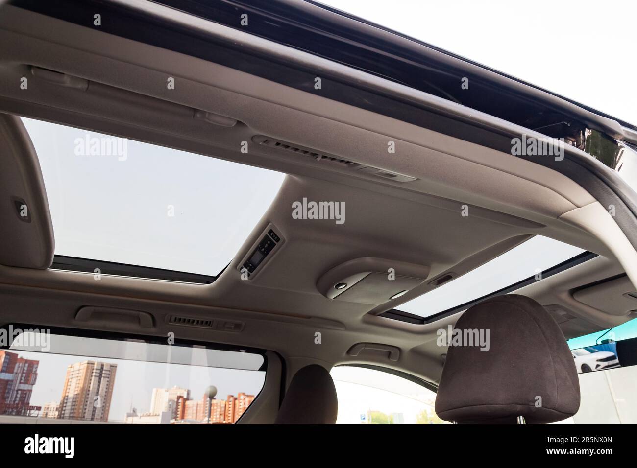 Double sunroof hatch hi res stock photography and images Alamy