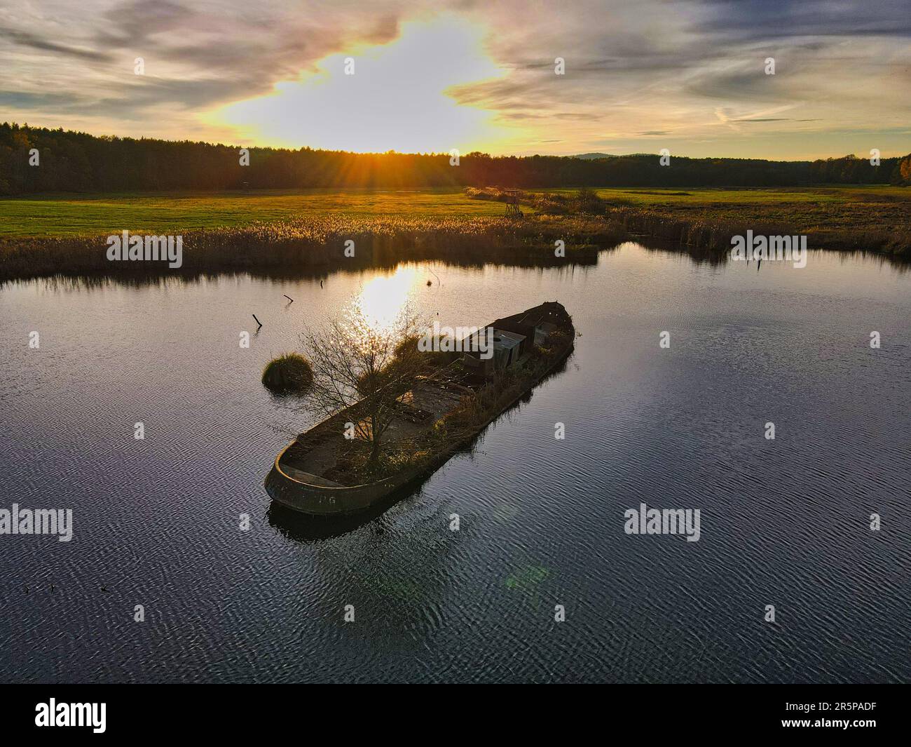 Wreck place hi-res stock photography and images - Alamy