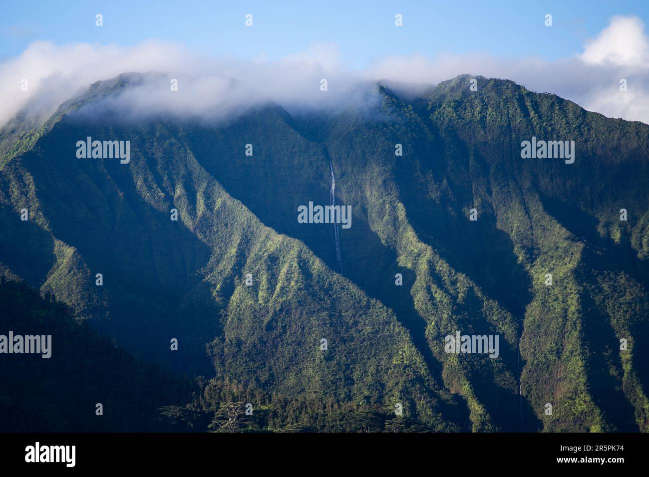 Hawaii mountain waterfalls hi-res stock photography and images - Alamy