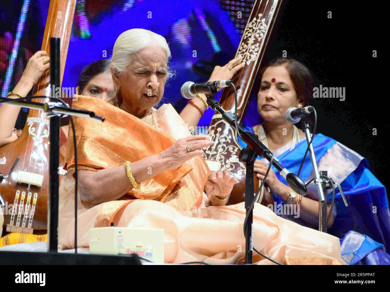 Girija Devi, Indian classical singer, cultural event, Mumbai, India, 14