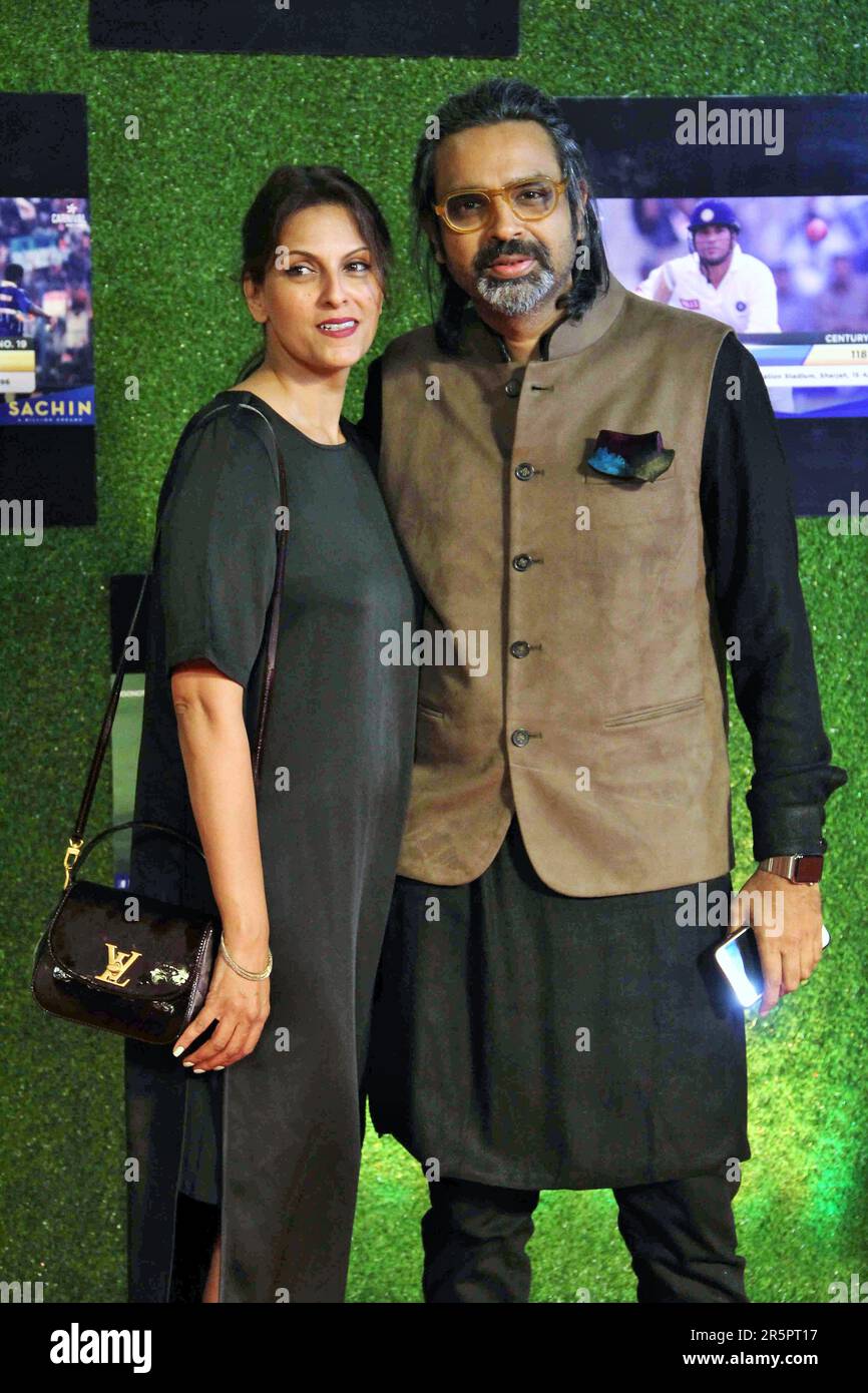 Avinash Gowariker, Indian photographer, husband, wife, Shazia Gowariker, Indian actress, red carpet, Sachin: A Billion Dreams,  Mumbai, India, 24 May 2017 Stock Photo