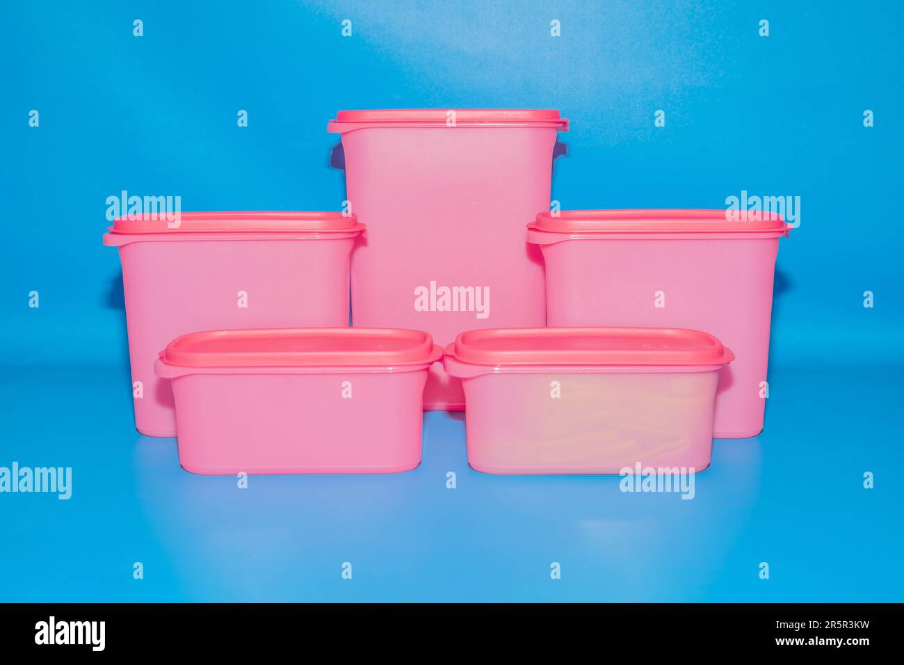 The Pink Plastic Jar Set in Various Sizes is the perfect storage solution for all your needs