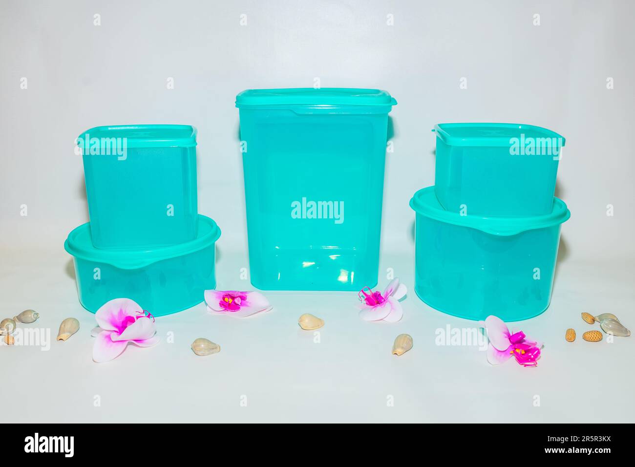 The Blue Plastic Jar Set in Various Sizes is a versatile storage