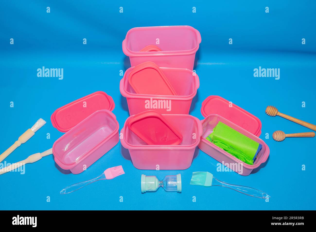 The Pink Plastic Jar Set in Various Sizes is the perfect storage solution for all your needs