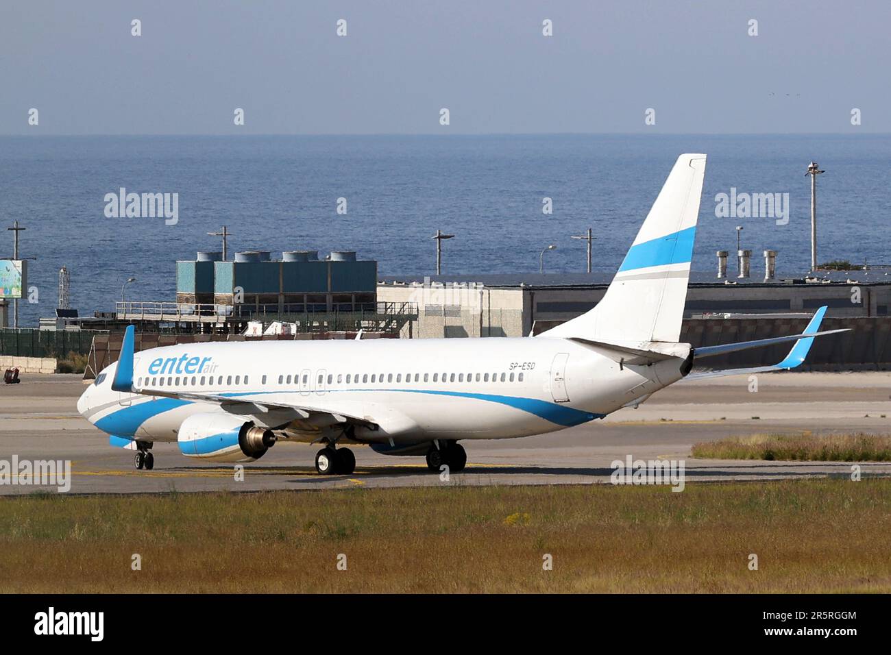 ENTER AIR NEW ROUTES TO AND FROM SICILY in the photo a Boeing 737-8AS ...