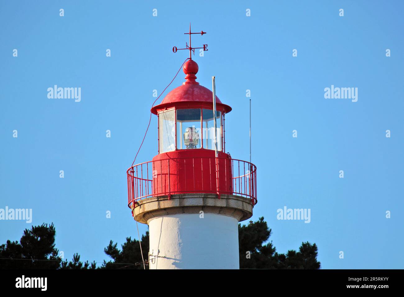 Typical Lighthouse France, Finistere, Clohars Carnoet, the lighthouse upstream of Doelan ...