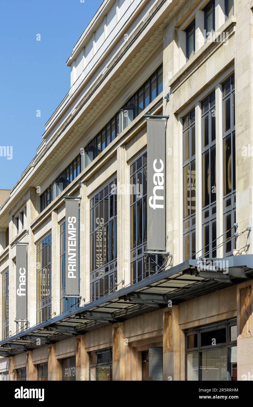 France, Meurthe et Moselle, Nancy, facade of former Magasins Reunis today FNAC and Le Printemps built in 1928 by architect Lucien Le Bourgeois in Art Deco style and sculptures by Emile Just Bachelet located Avenue Foch and Rue Mazagran Stock Photo