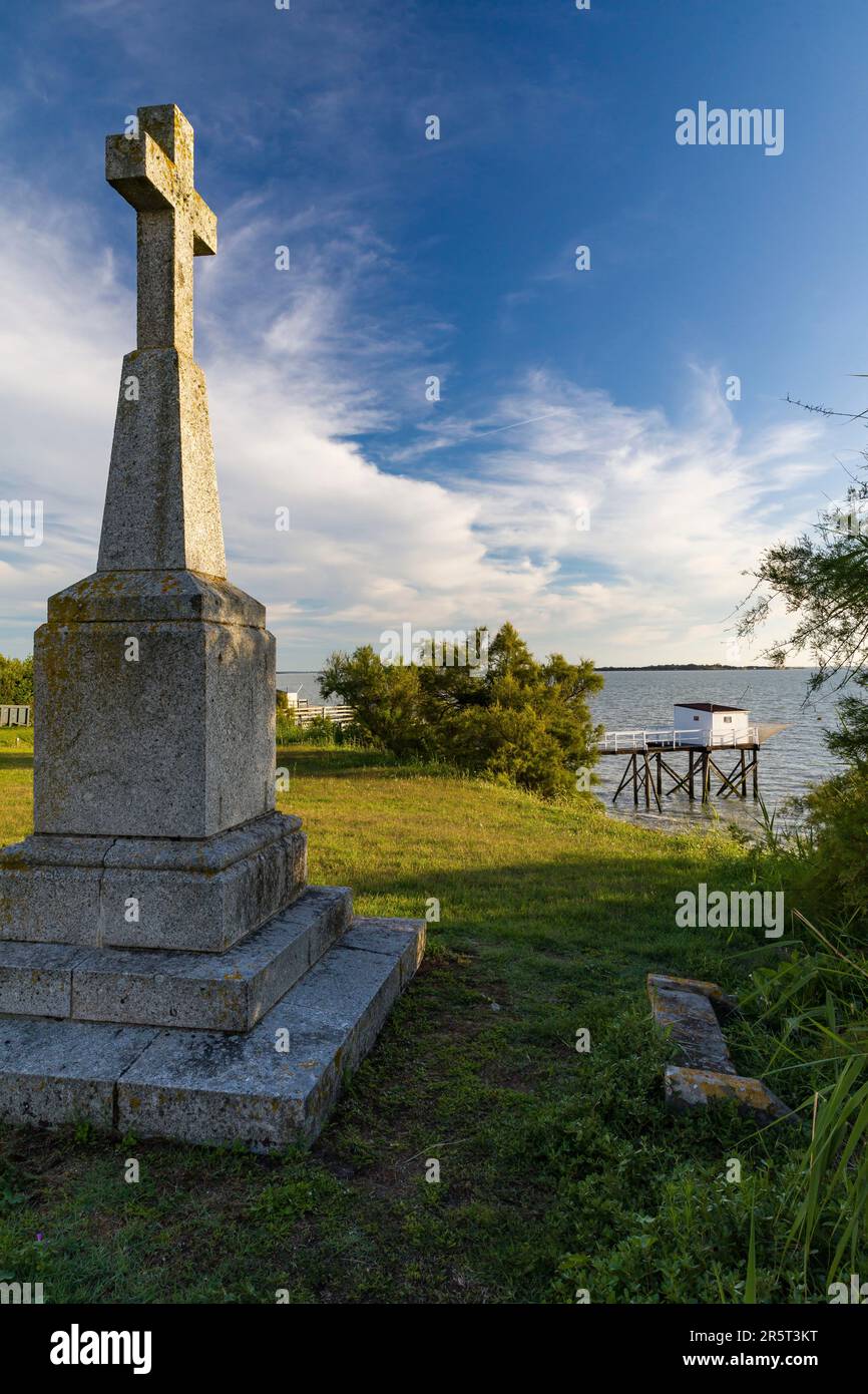 France, CharenteMaritime (17), Fouras, religious monument with huts on