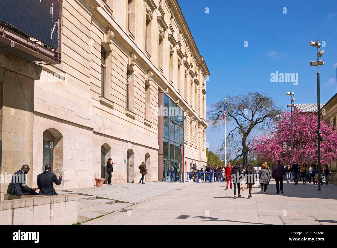 france-paris-the-jardin-des-plantes-national-museum-of-natural