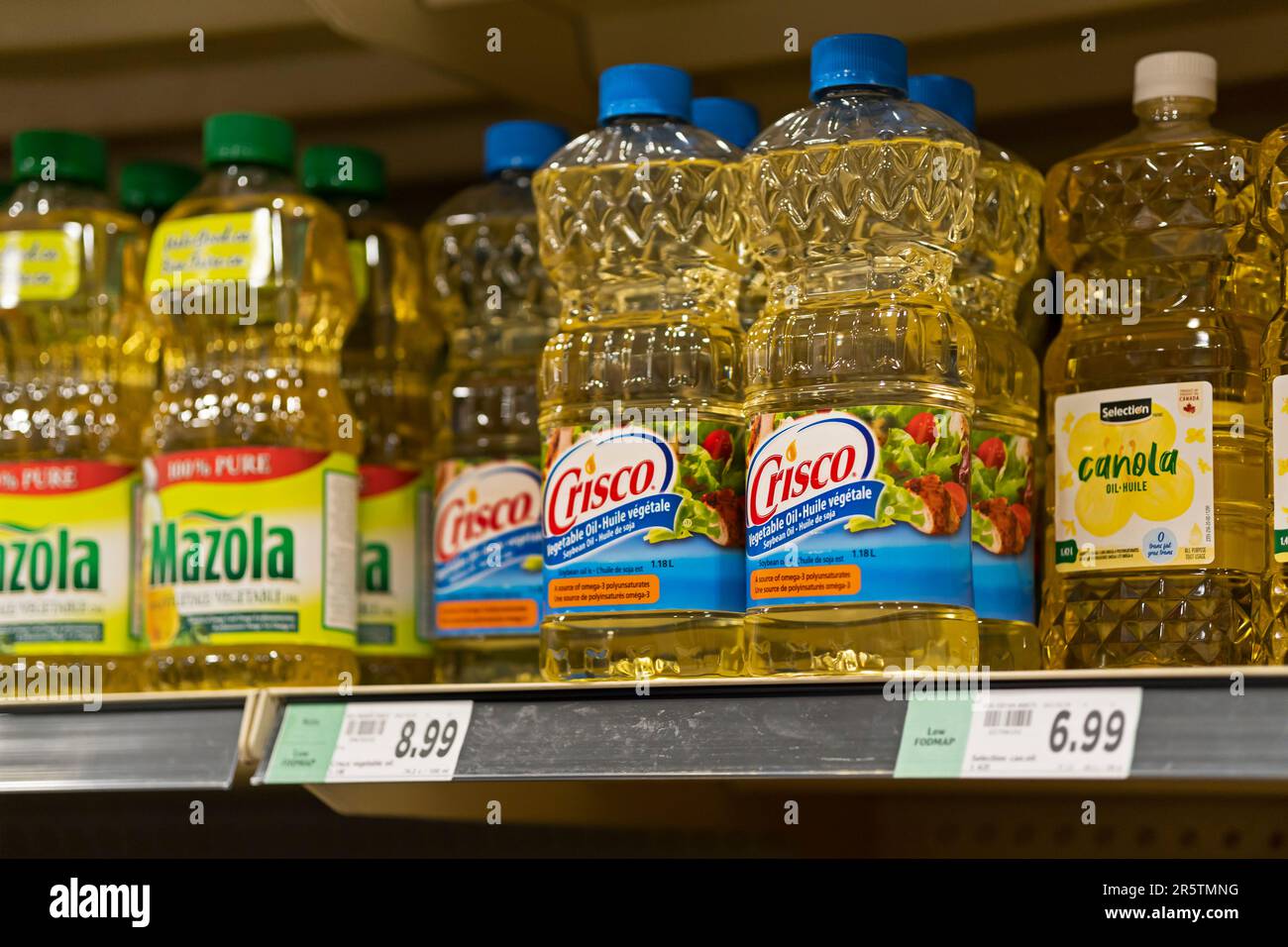 Cooking Oil Bottles Grocery Store Stock Photo Alamy