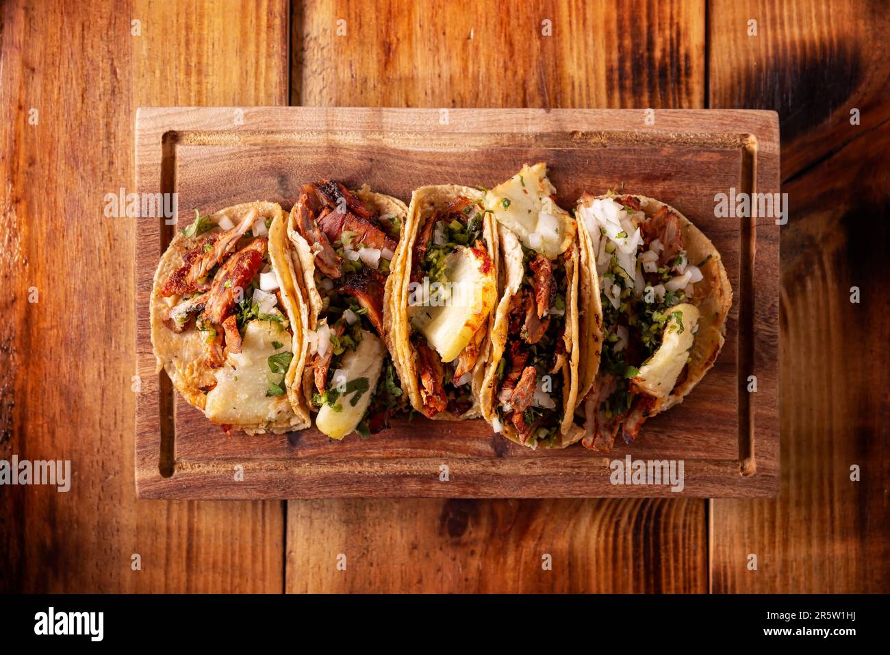 Tacos al Pastor. Tambien conocidos como Tacos de Trompo, son el tipo de