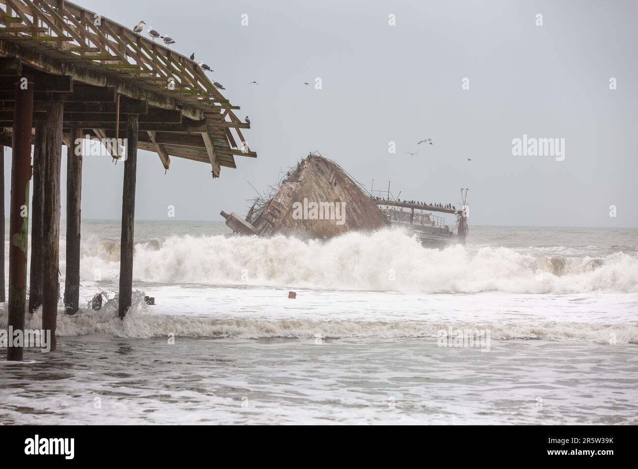 A coastal scene of Santa Cruz flooding in Jan 2023 showing the Cement