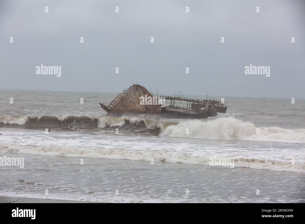 A coastal scene of Santa Cruz flooding in Jan 2023 showing the Cement