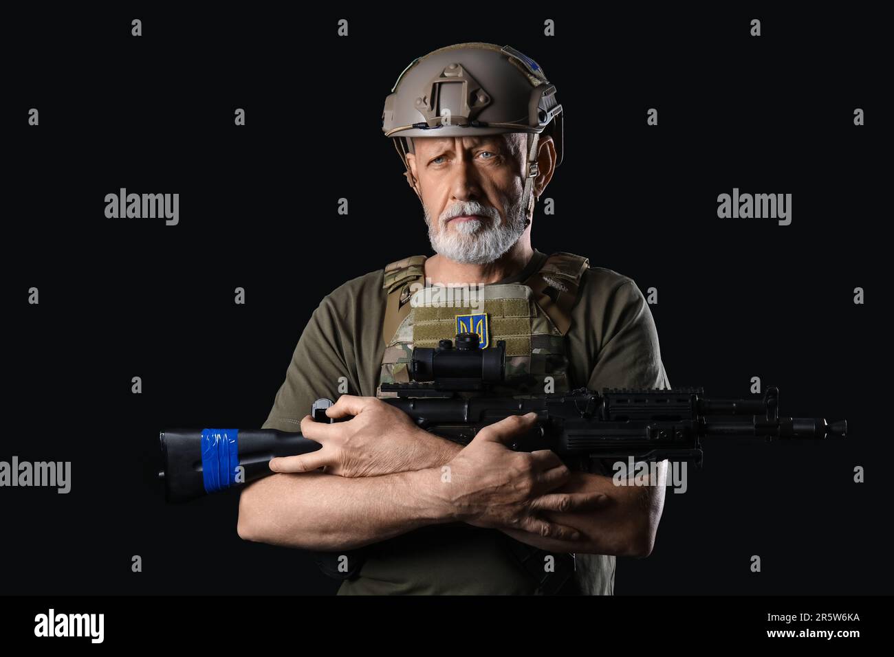 Ukrainian soldier assault rifle hi-res stock photography and images - Alamy