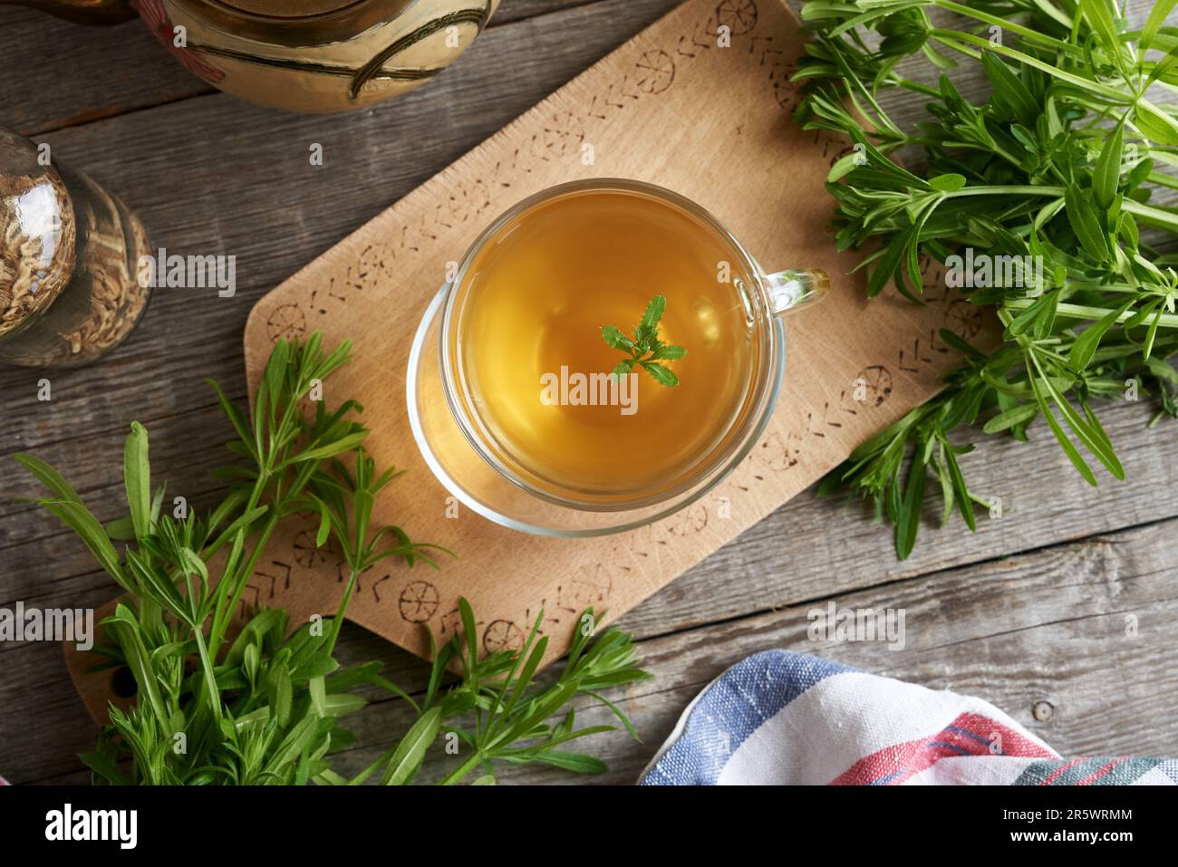 Cleavers herb tea hires stock photography and images Alamy