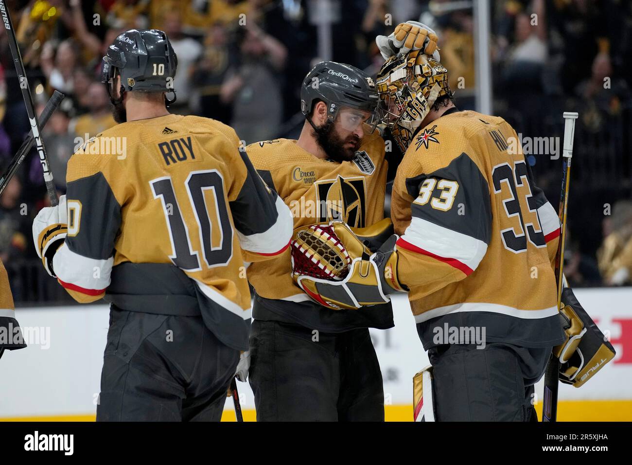 Golden Knights defeat Panthers to take 2-0 lead in Stanley Cup Finals