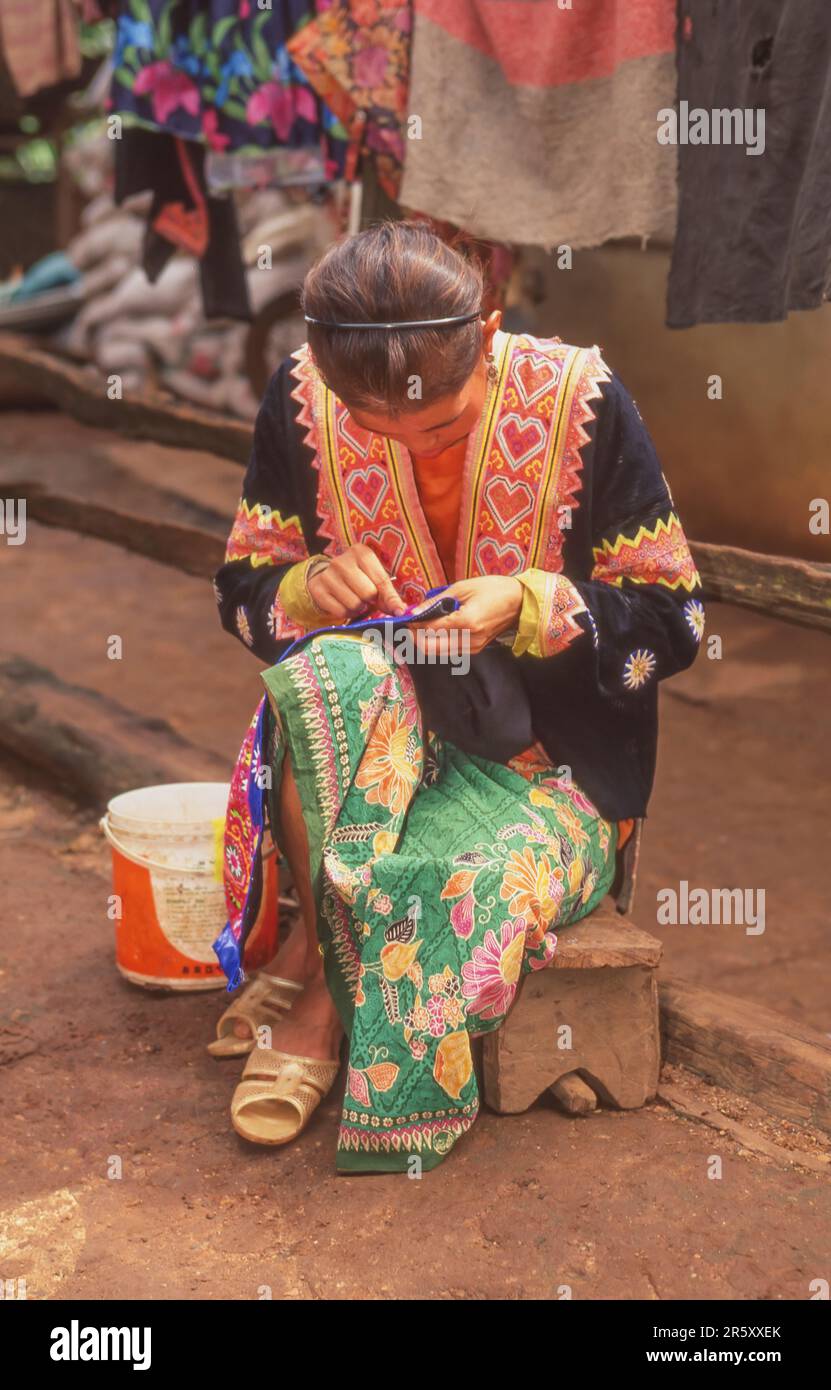 Hmong needlework hi-res stock photography and images - Alamy