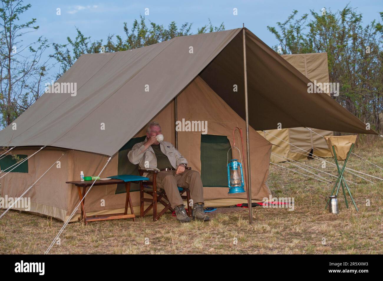 Serengeti under canvas camp hires stock photography and images Alamy