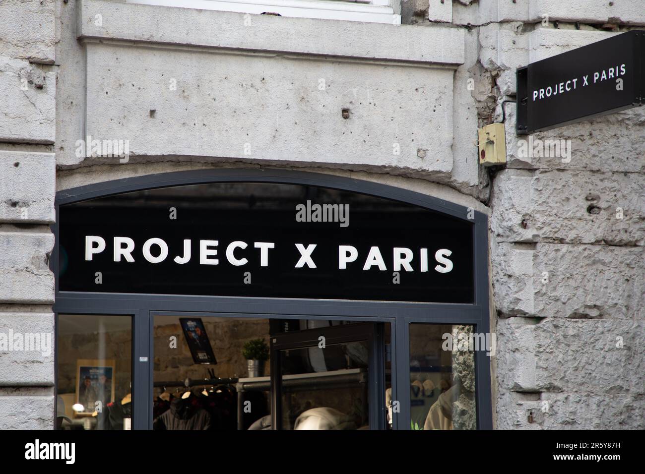 Bordeaux , Aquitaine France - 05 29 2023 : project x paris logo brand and  text on streetwear shop facade wall sign in the main shopping street of the  Stock Photo - Alamy