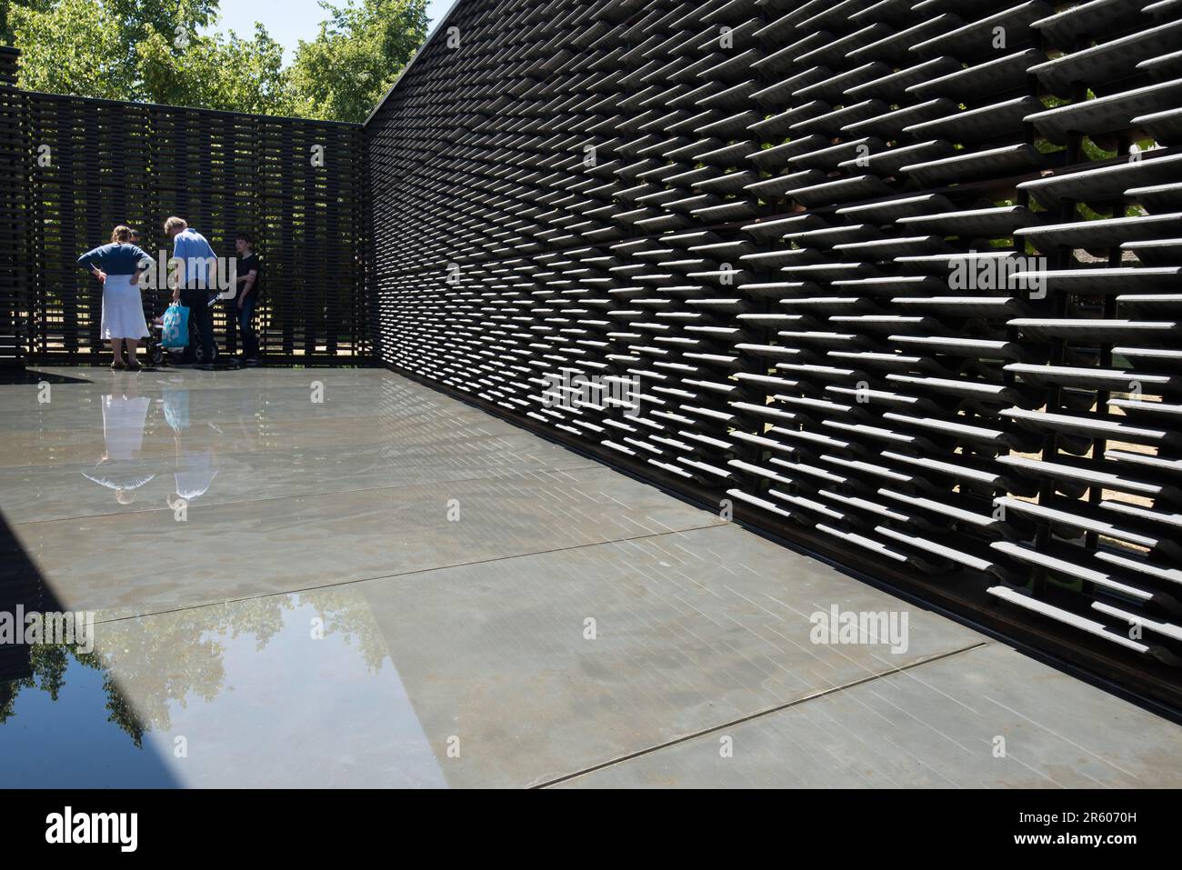 Serpentine Pavilion 2018 Hyde Park London Stock Photo Alamy serpentine-pavilion-2018-hyde-park-london-stock-photo-alamy
