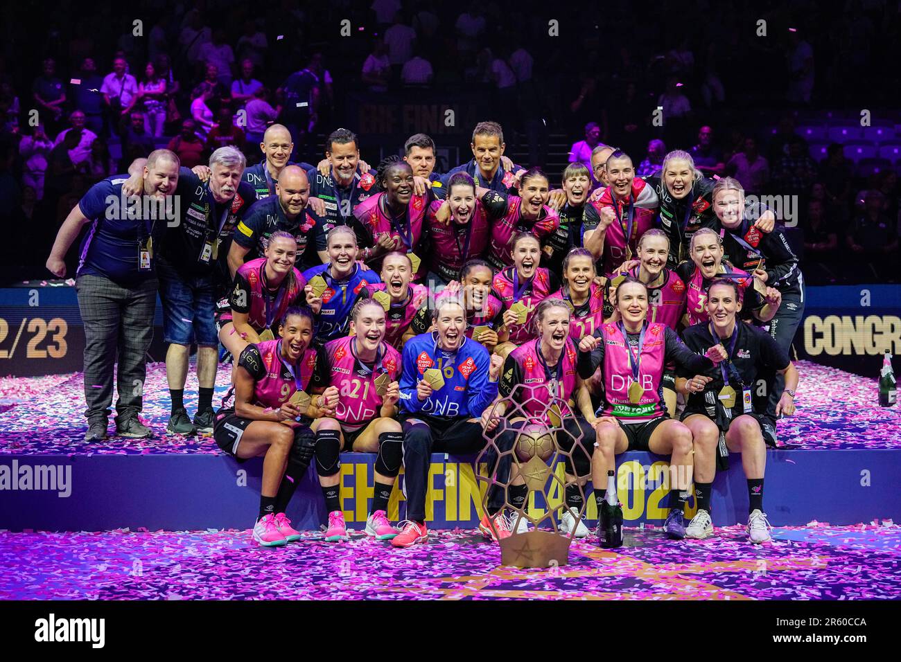 Ferencvárosi TC on X: Our women's football team has won the National  Championship! 🏆🤩 Congrats ladies! 🙌💚🤍💥 #Fradi #ftc #ferencvaros   / X