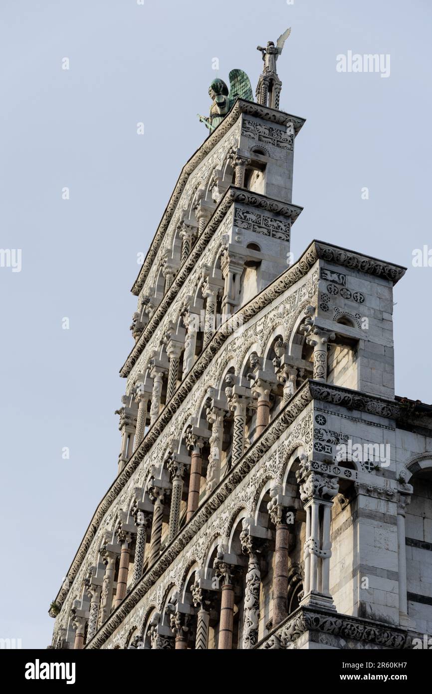 Chiesa basilica di san michele hi-res stock photography and images - Alamy