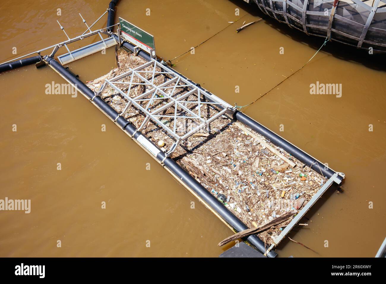 Yarra River Pollution in Melbourne Australia Stock Photo Alamy