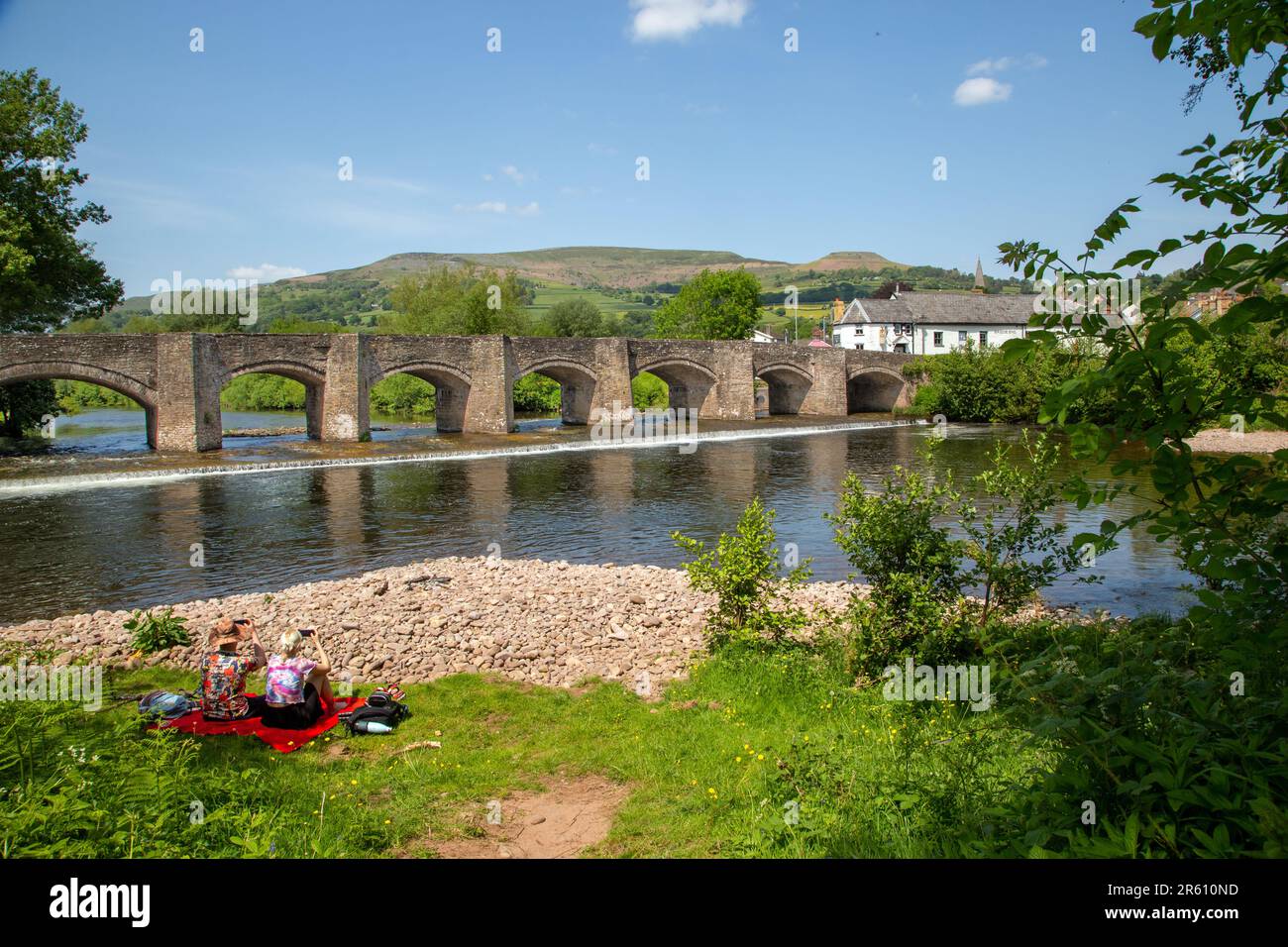 The river Usk flowing under the ancient Crickhowell Bridge in the South ...