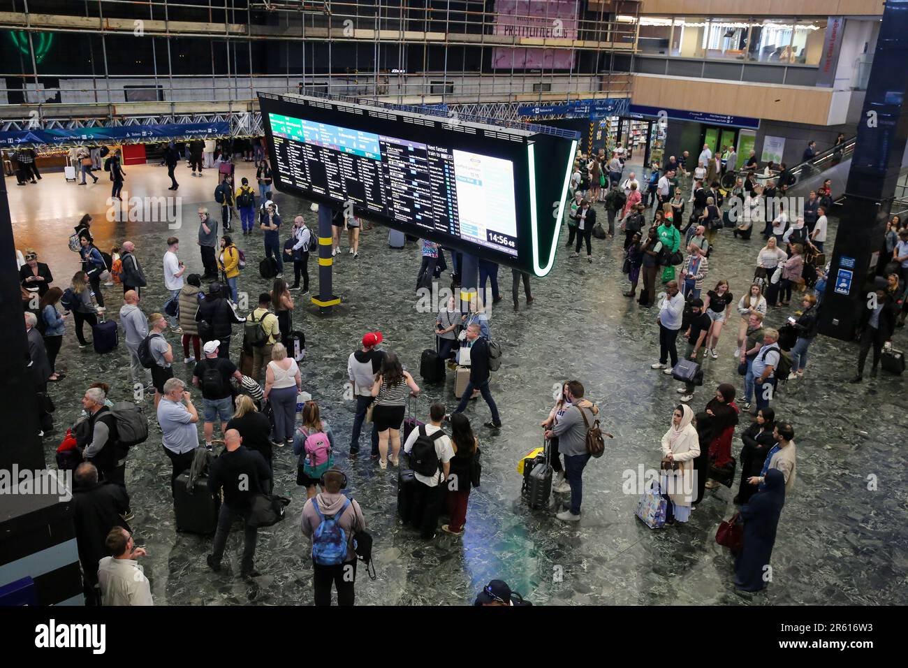 London, UK. 26th May, 2023. Passengers seen at London Euston station. (Credit Image: © Steve Taylor/SOPA Images via ZUMA Press Wire) EDITORIAL USAGE ONLY! Not for Commercial USAGE! Stock Photo