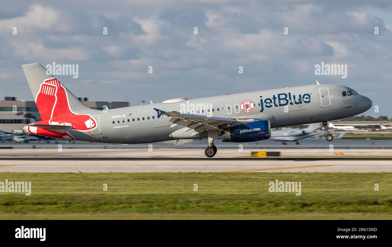 jetBlue A320 "Blue Monster" Livery Stock Photo Alamy