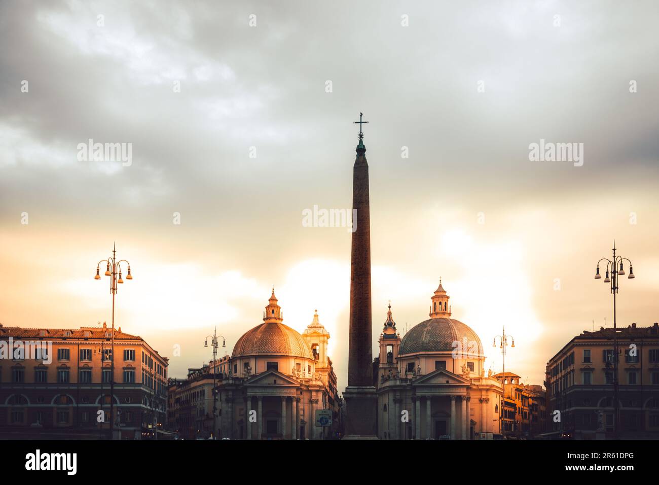 Crowded urban street in rome hi-res stock photography and images - Alamy