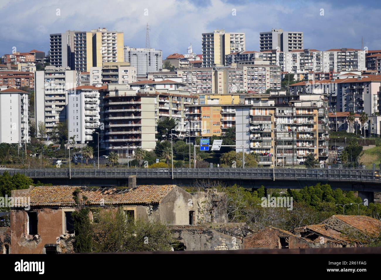 Landscape with panoramic view of Catania the ancient city of Sicily in  Italy Stock Photo - Alamy, image size:1300x957